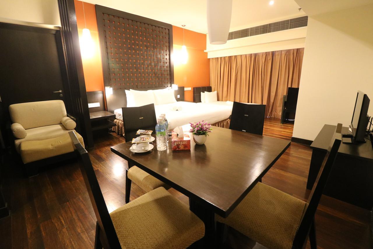 פטלין ג'איה Millennium Suite At Pyramid Tower מראה חיצוני תמונה